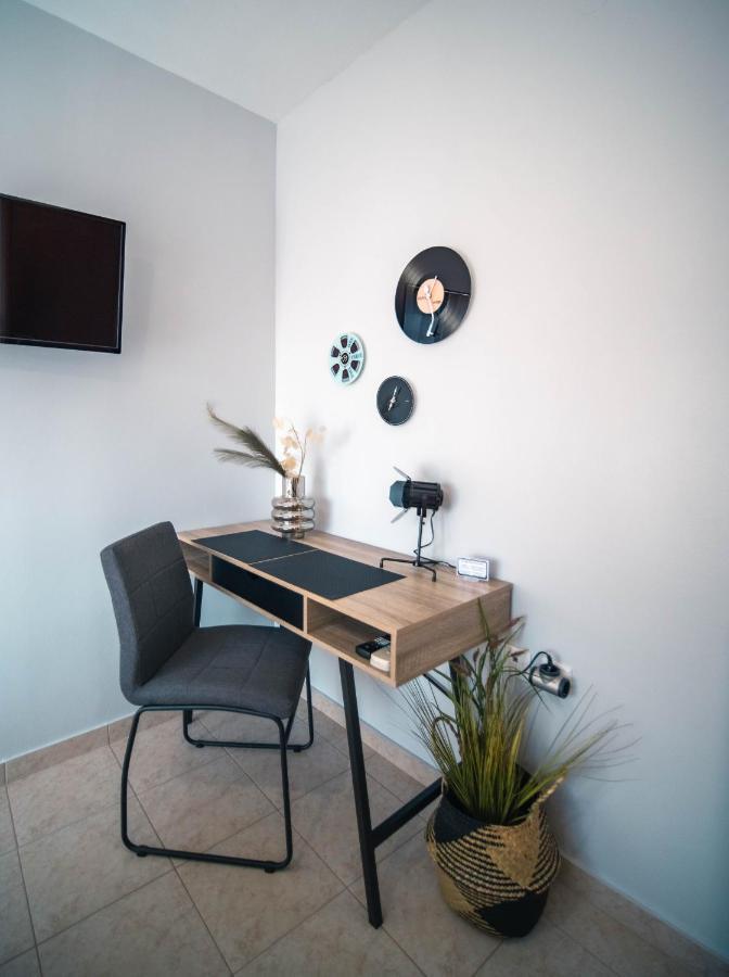 Menta Retro - Central Spot Apartments Volos Luaran gambar